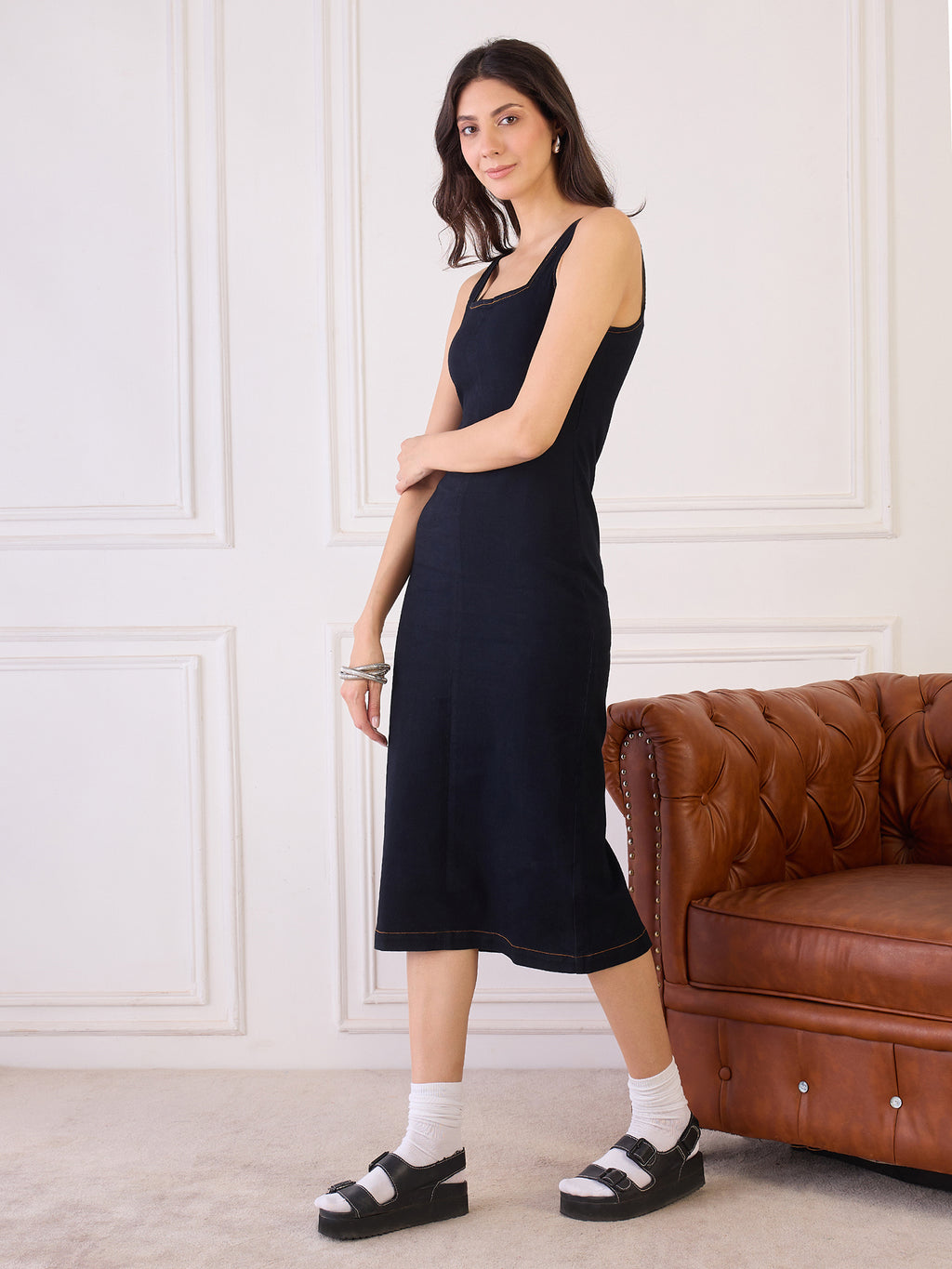 BLACK SQUARE NECK DRSS